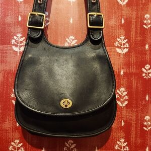 Vintage 1995 Coach Crescent Berkeley Saddle Bag